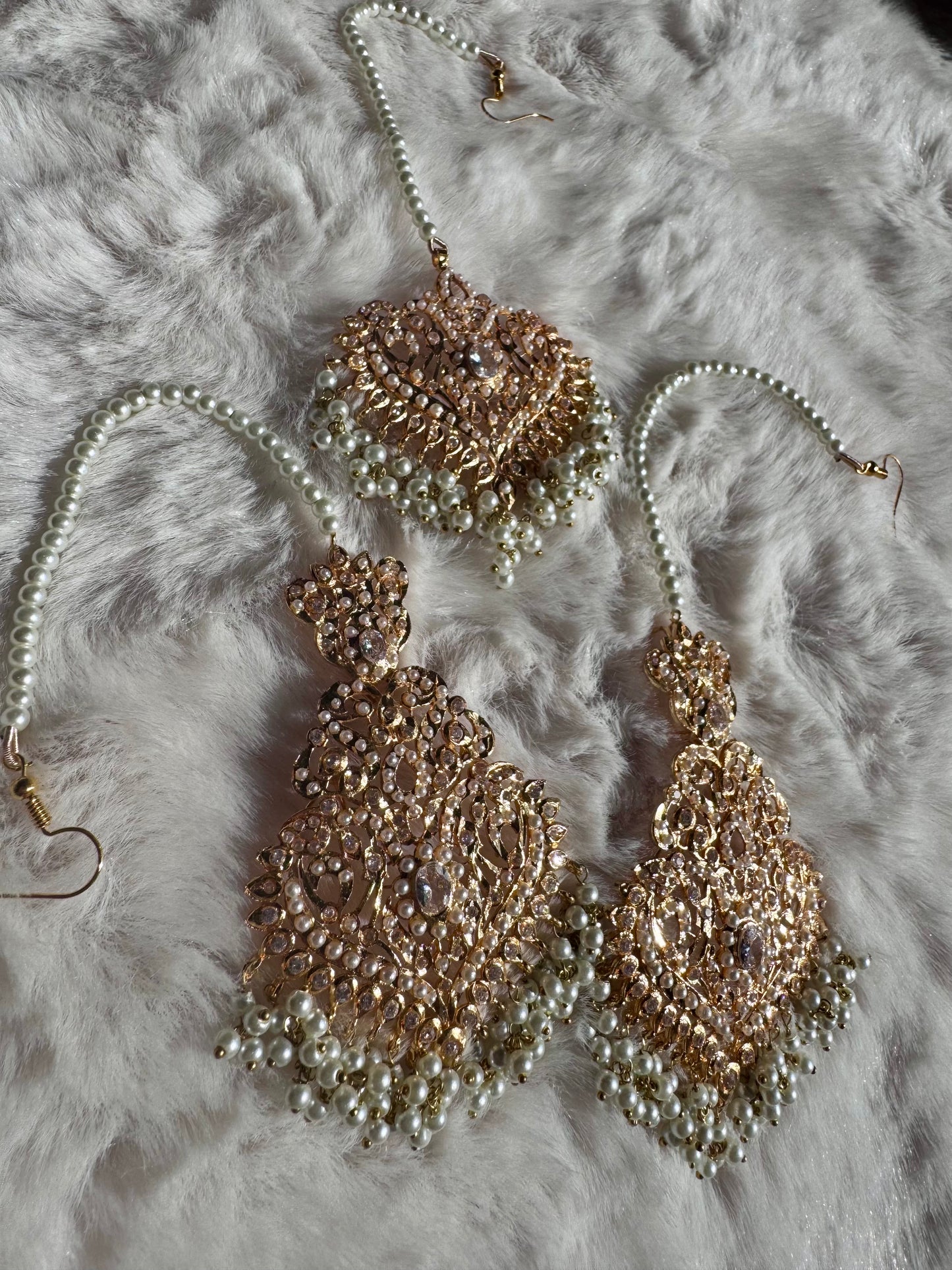 Shaahi Jugnu Earrings & Tikka