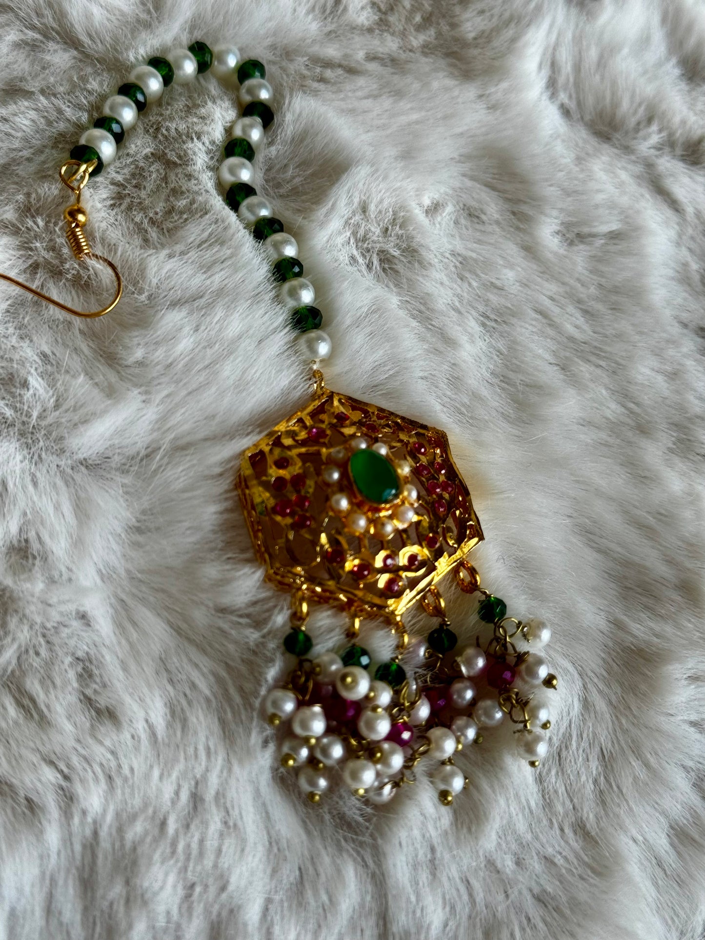 Taveetri Choker