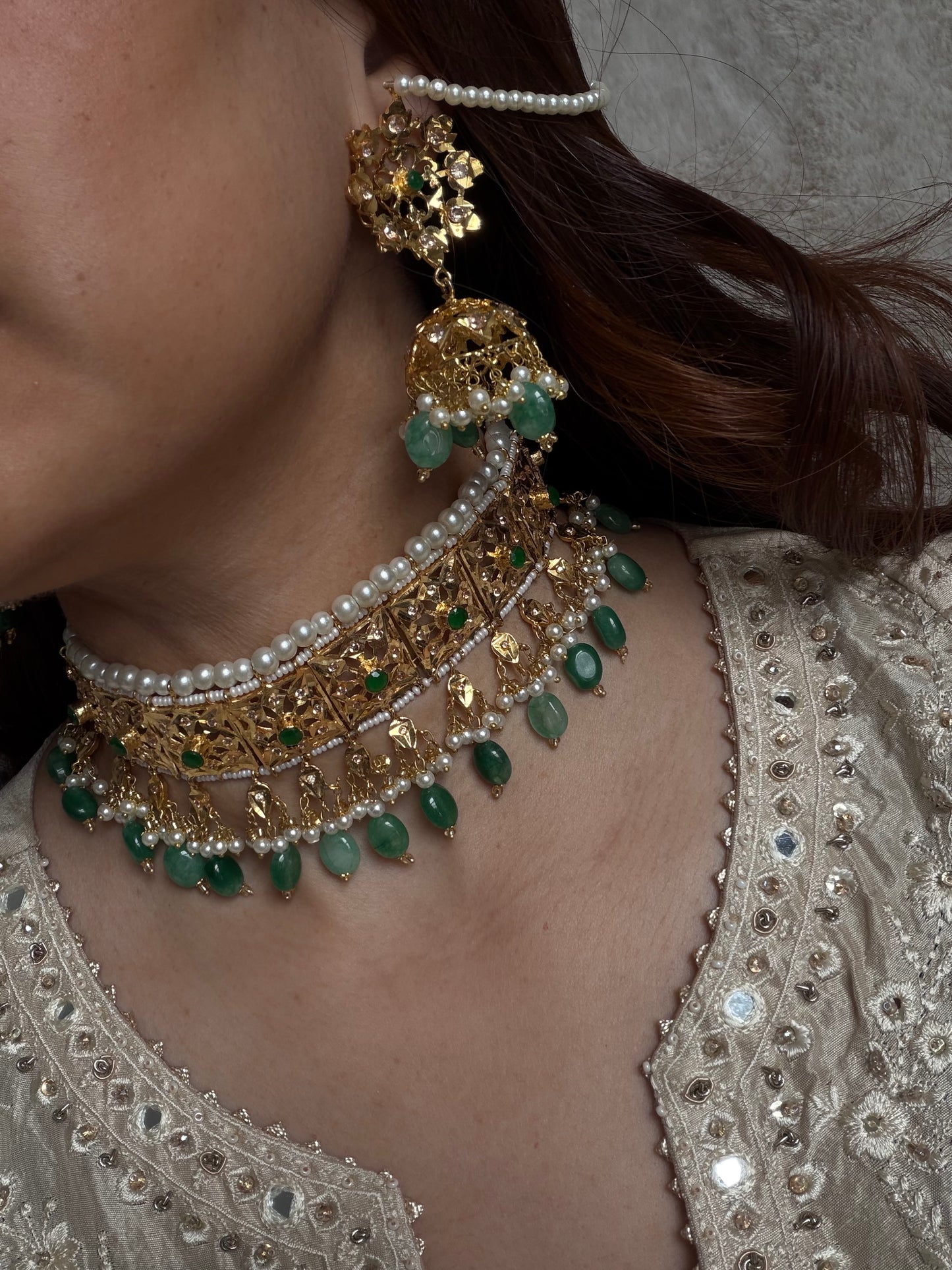 Noor-e-Zar Gullaband