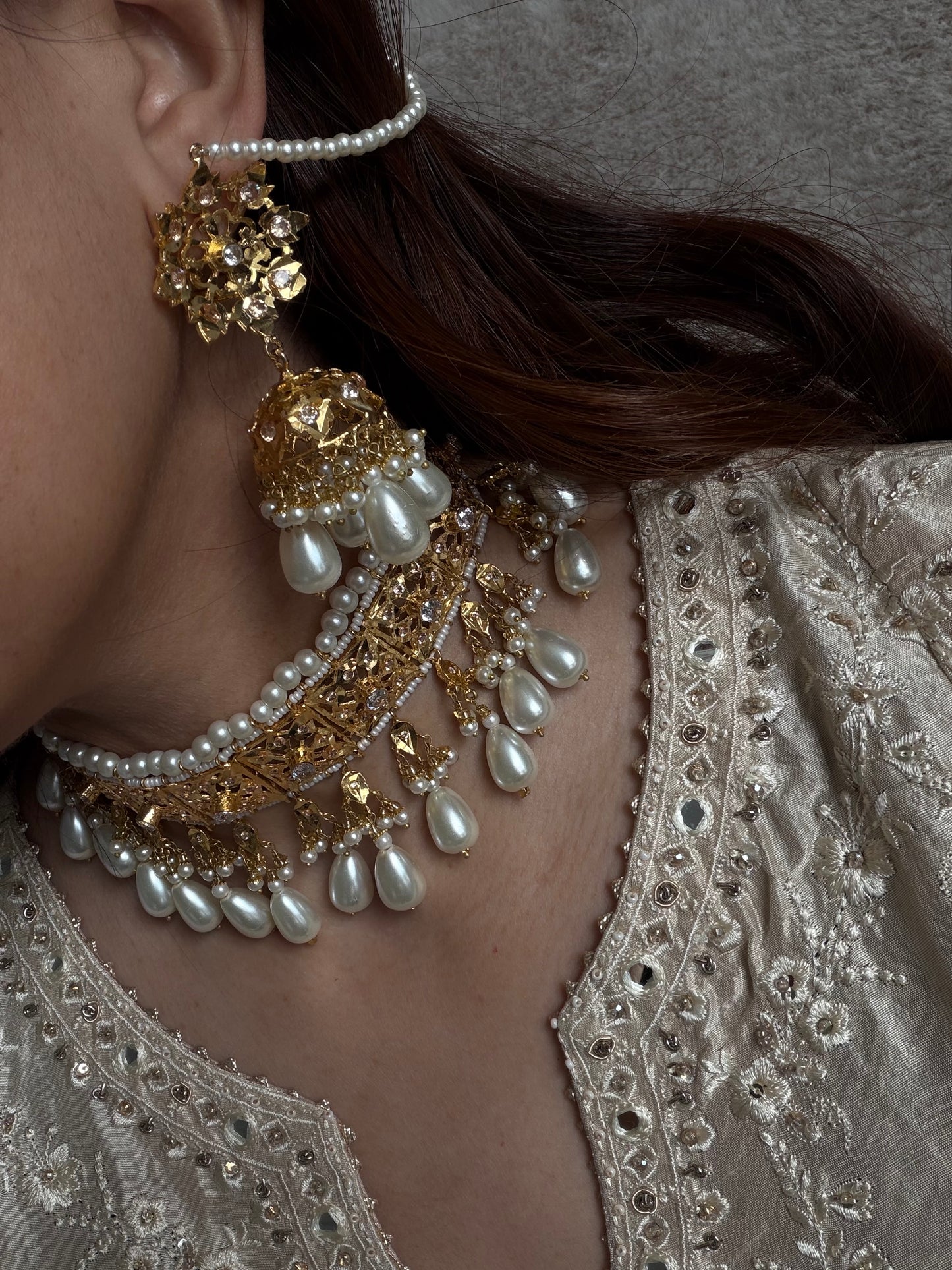 Noor-e-Zar Gullaband