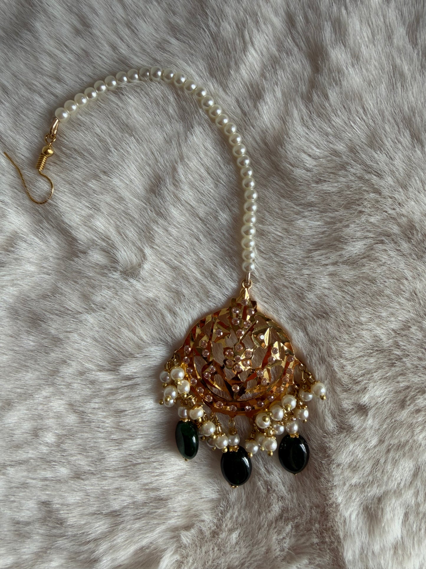 Noor-e-Zar Gullaband