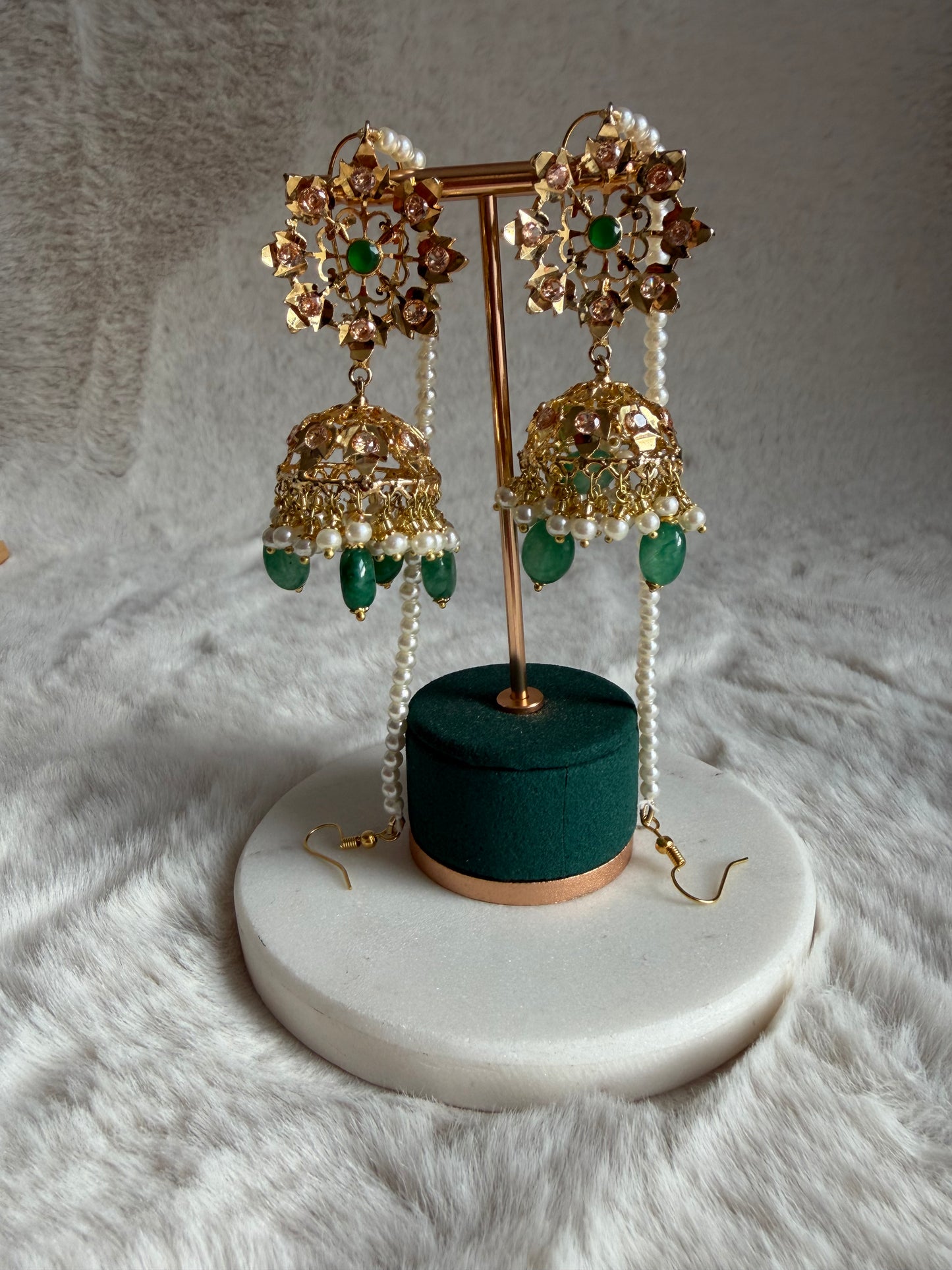 Noor-e-Zar Gullaband